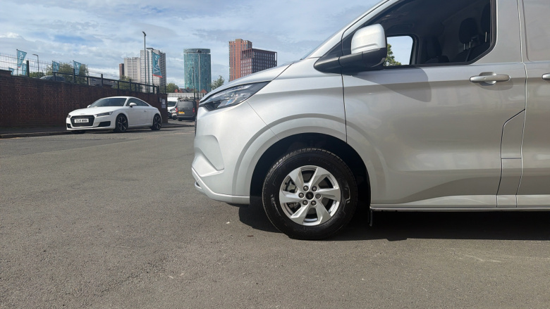 Ford Transit Custom E-320 L1 Rwd 100kW 65kWh H1 Van Limited Auto